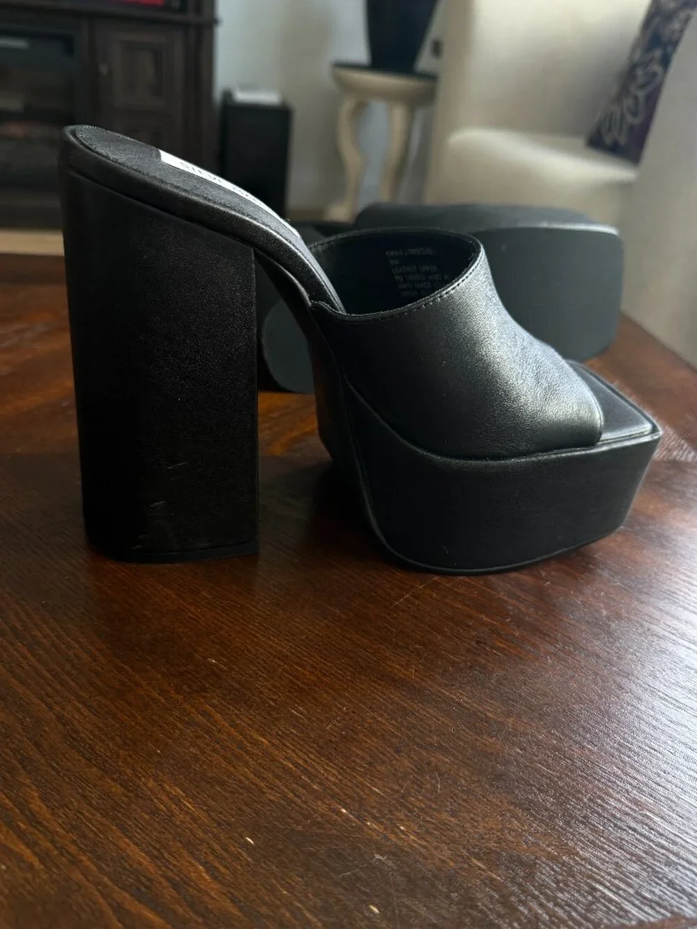 STEVE MADDEN Trixie Black Leather Towering Platform Mules | 9M | NWOT